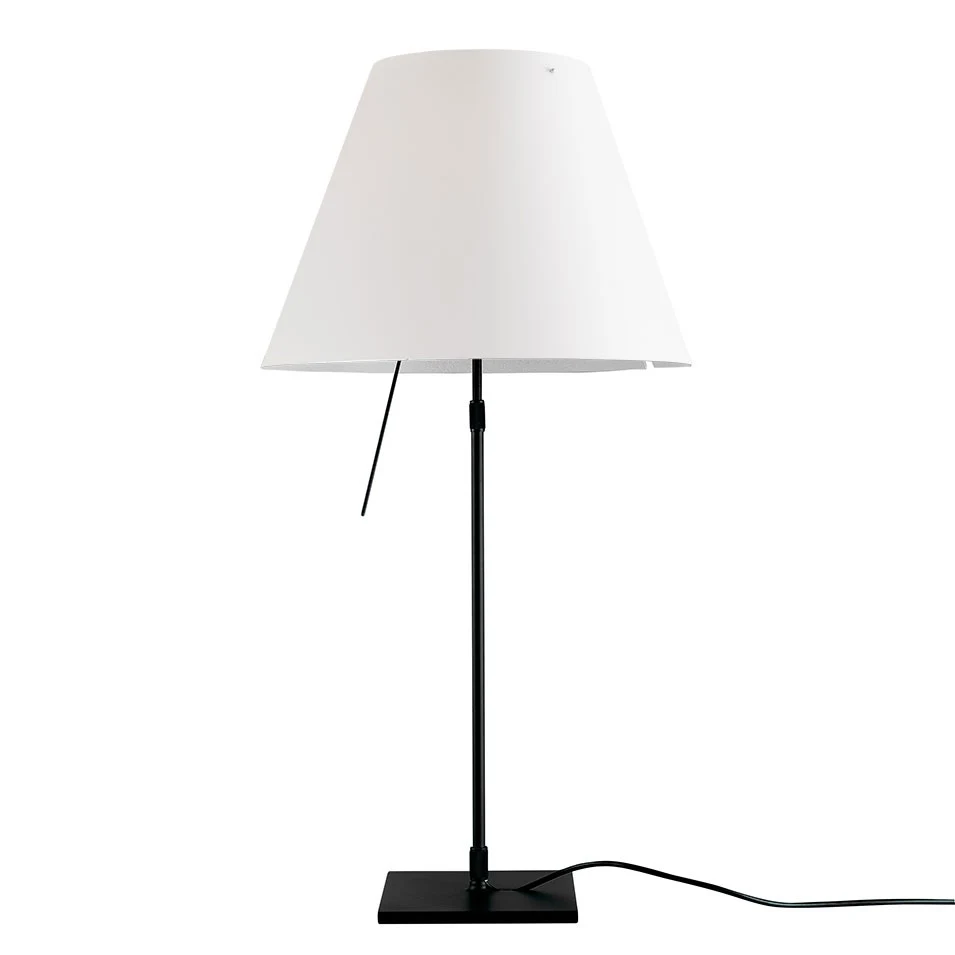 Costanza teleskopowa - Luceplan - lampa stołowa – kolor Czarny (nr kat. LP-D13-TELESCOPIC-BLACK-WHITE-ON)
