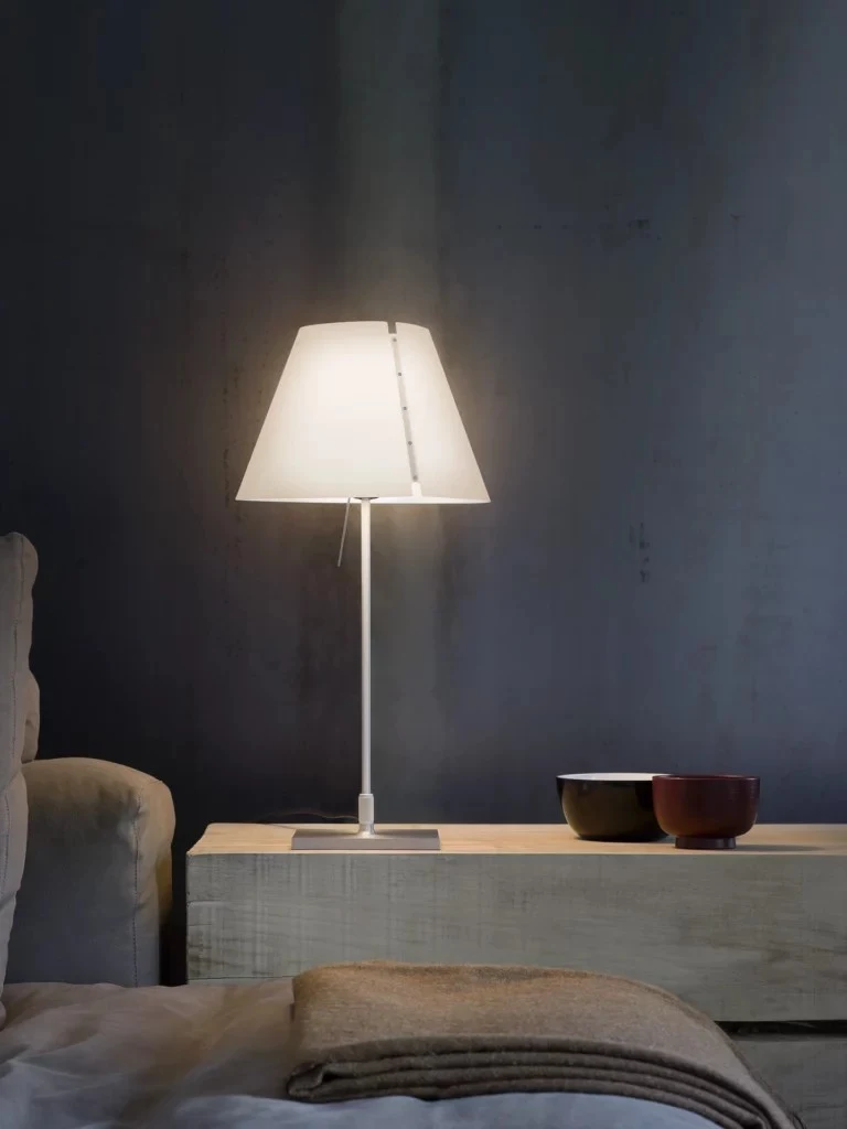 Costanzina na trzpieniu montażowym - Luceplan - lampa stołowa – zdjęcie 5