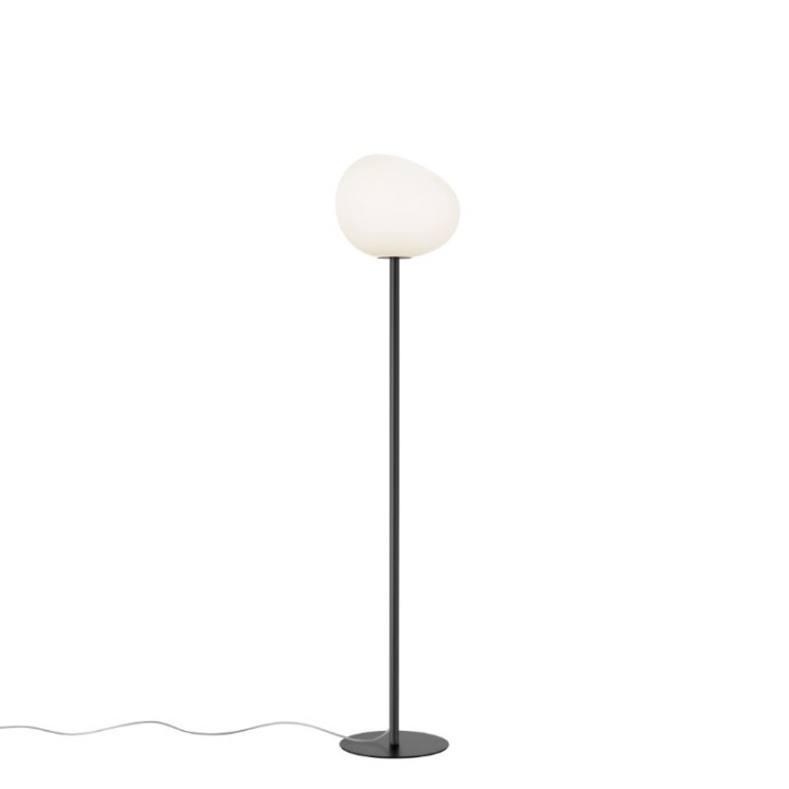 Gregg Media - Foscarini - lampa stojąca – kolor Grafitowy (nr kat. FN168003EN_10)