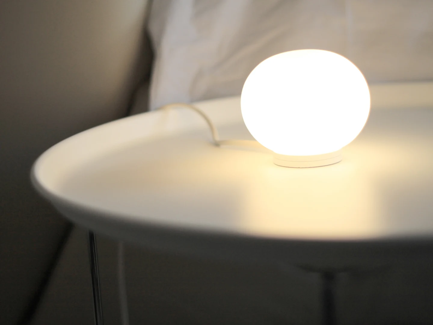 Mini Glo-Ball Table - Flos - lampa biurkowa – zdjęcie 4