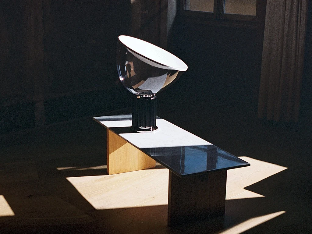 Taccia PMMA - Flos - lampa biurkowa – zdjęcie 9