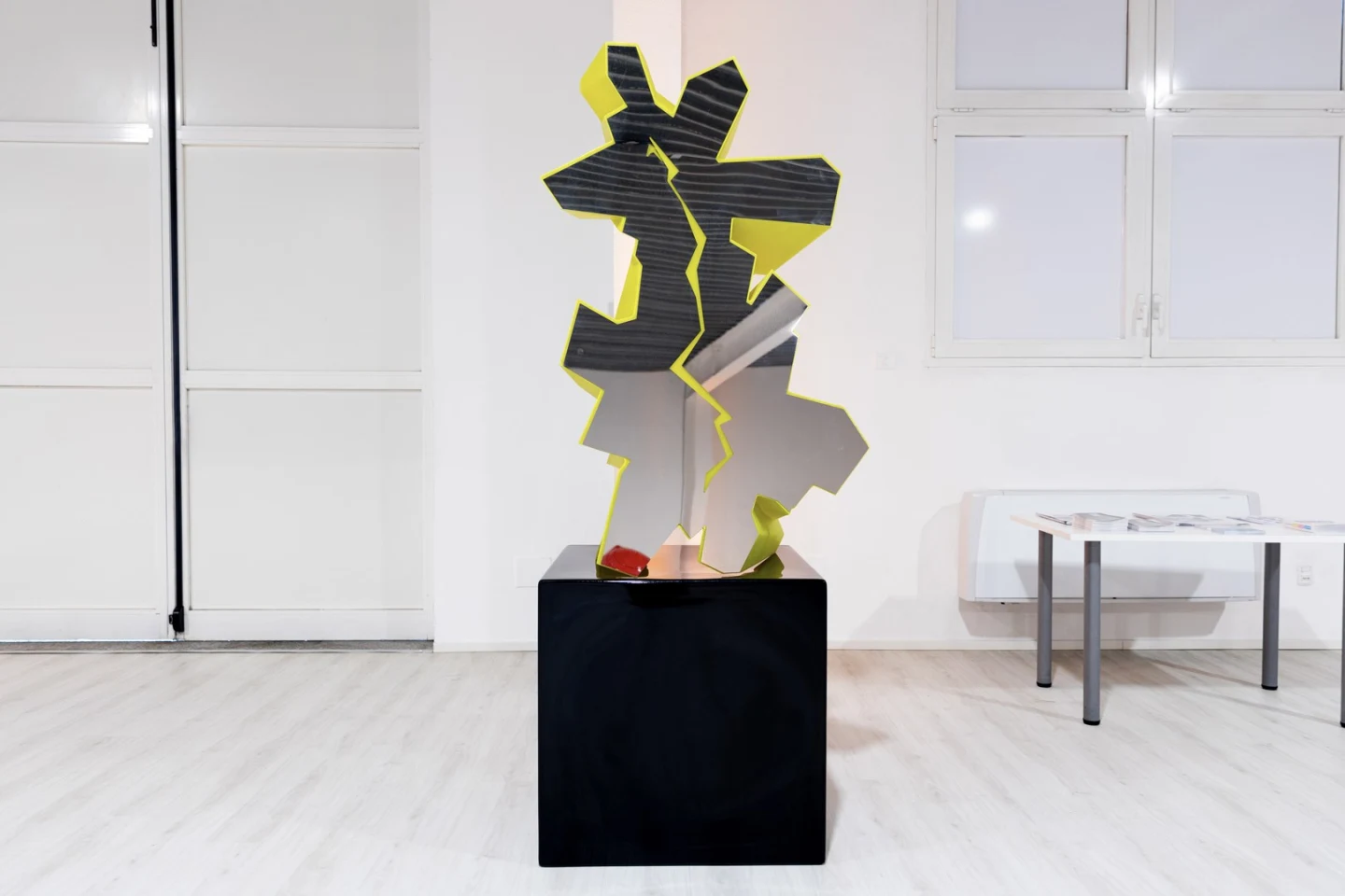 Kryste Sculpture - Slide - rzeźba dekoracyjna – zdjęcie 3