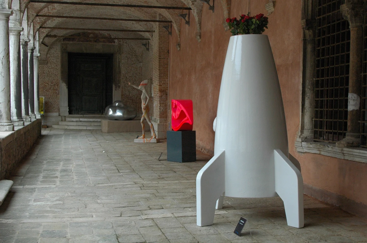 Rocket For Peace Sculpture - Slide - rzeźba dekoracyjna – zdjęcie 5