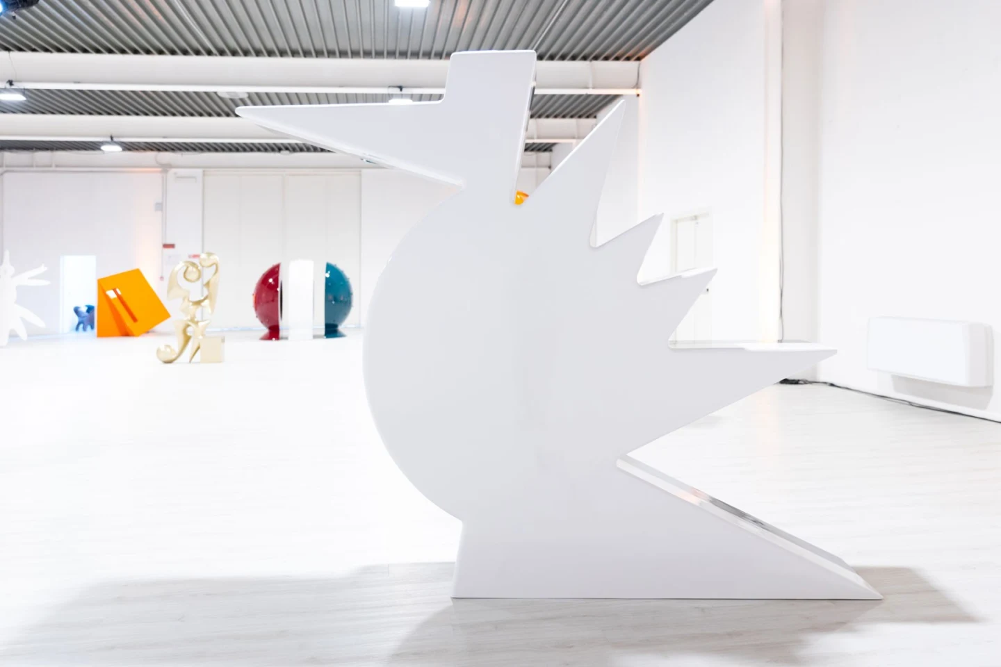 Here Sculpture - Slide - rzeźba dekoracyjna – zdjęcie 3