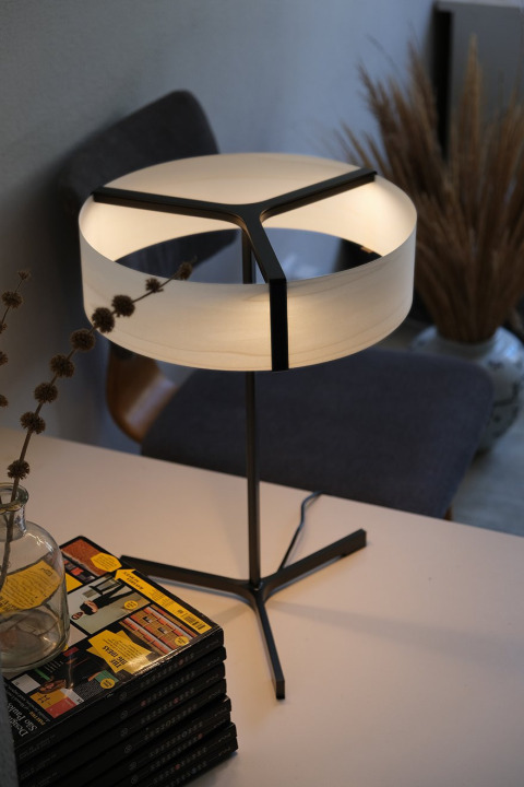Thesis - LZF - lampa stołowa – zdjęcie 4