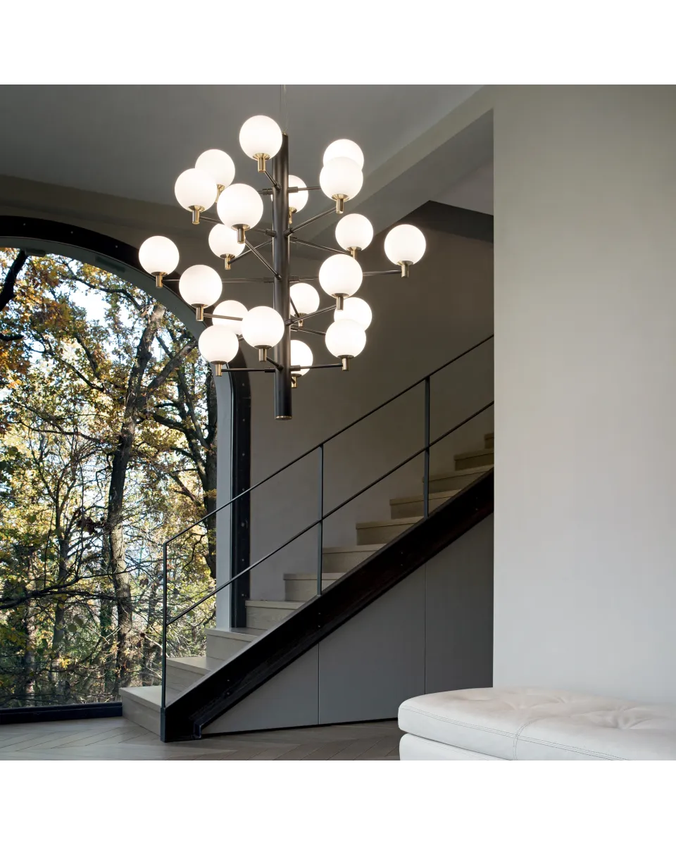 Nowoczesna lampa w architektonicznym wnętrzu